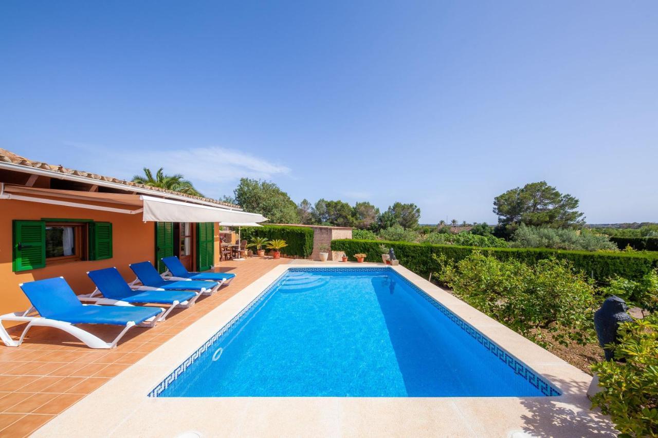 With Private Pool And Barbecue Hébergement de vacances